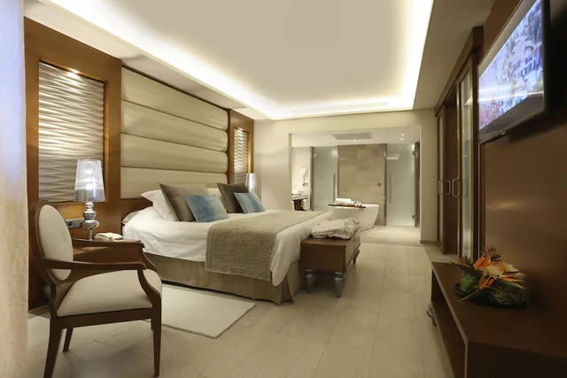 1 Bedroom, Mirage, Club, Suite, 2 Double Beds, Adult Only, Hot Tub، Majestic Mirage Punta Cana - All Inclusive 3/4