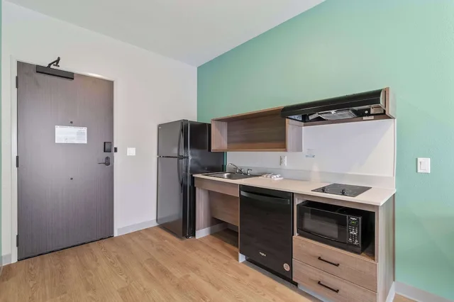 غرفة بسرير كوين لذوي الإعاقة، ECHO Suites Extended Stay by Wyndham Dallas Plano/Richardson 8/8
