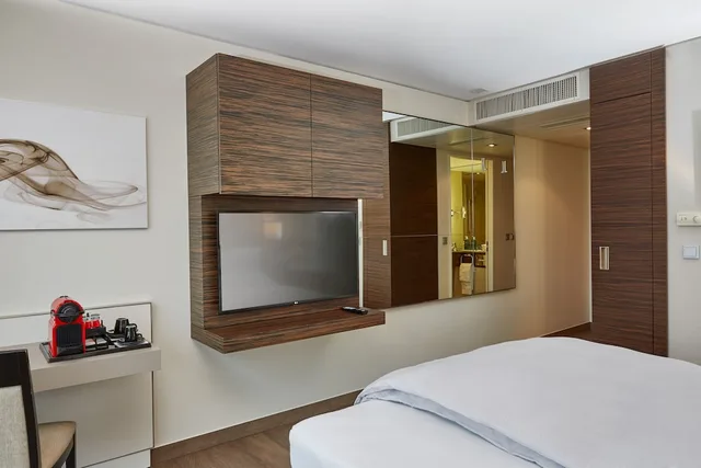 غرفة بزنس مفردة بسرير كينج، H4 Hotel Solothurn 4/8