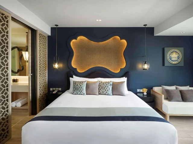 غرفة ديلوكس بسرير كينج بشرفة، Avista Grande Phuket Karon MGallery 3/10