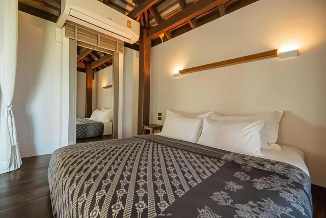 Beachfront Villa with Plunge Pool، La a natu Sam Roi Yot 1/8