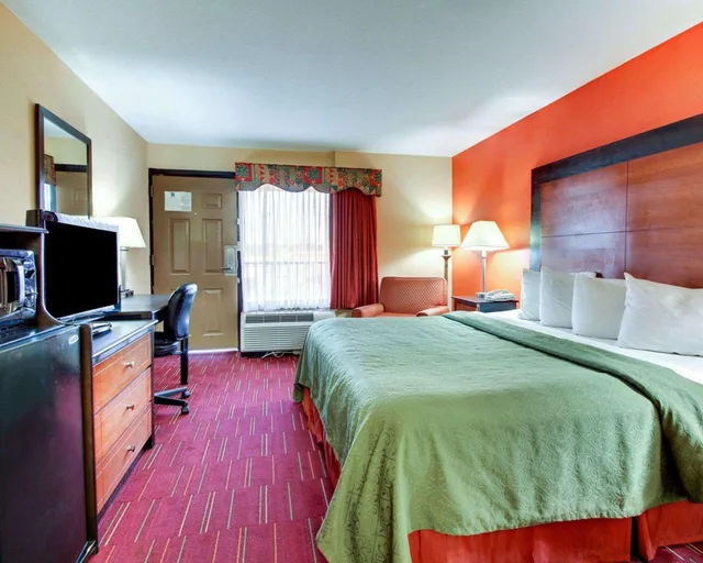غرفة بسرير كينج للمدخنين، Quality Inn Richland - Jackson South 1/3