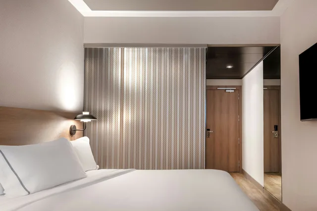 غرفة بسرير كينج، AC Hotel Atocha by Marriott 2/6