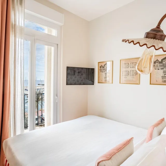 Privilege 4pax، Villa Camille Hotel & Spa 1/7