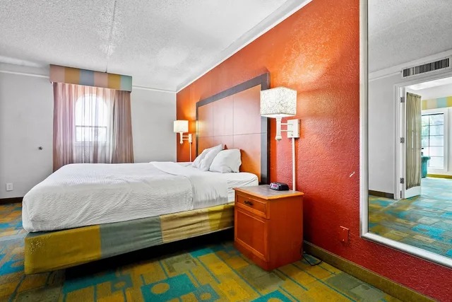 غرفة بسريرين مزدوجين، La Quinta Inn by Wyndham Costa Mesa / Newport Beach 5/10