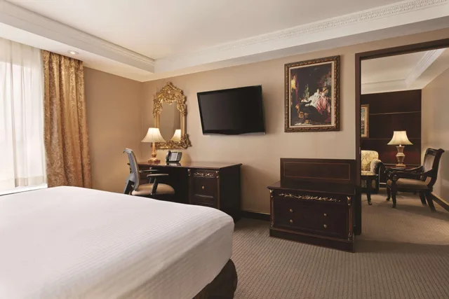 جناح بسرير كينج بغرفة نوم واحدة، Radisson Hotel Toronto Airport West 1/1