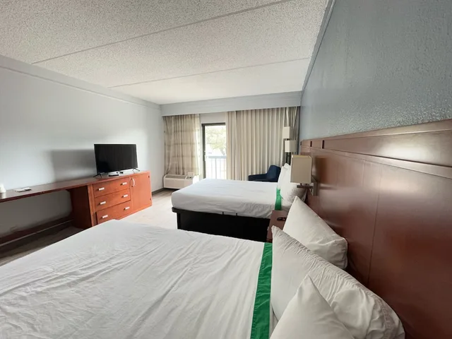 غرفة بسريرين مزدوجين، Super 8 by Wyndham Dallas Love Field Airport 1/10