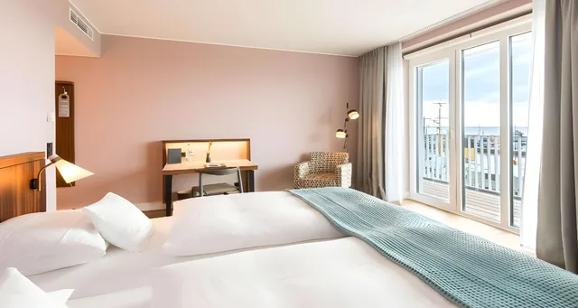 Superior, Double Bed, Panoramic, Water View, Balcony, Large، THE LIBERTY Hotel Bremerhaven BW Signature Collection 1/1