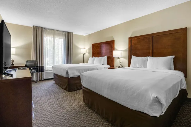 غرفة بسريرين كوين، Comfort Inn and Suites Logan Near University 1/1
