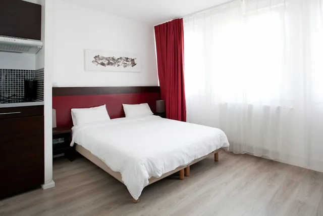 Studio, Twin Beds, RESIDHOTEL LILLE VAUBAN(FORMERLY COSY S LILLE VAUBAN APARTHOTEL) 7/10