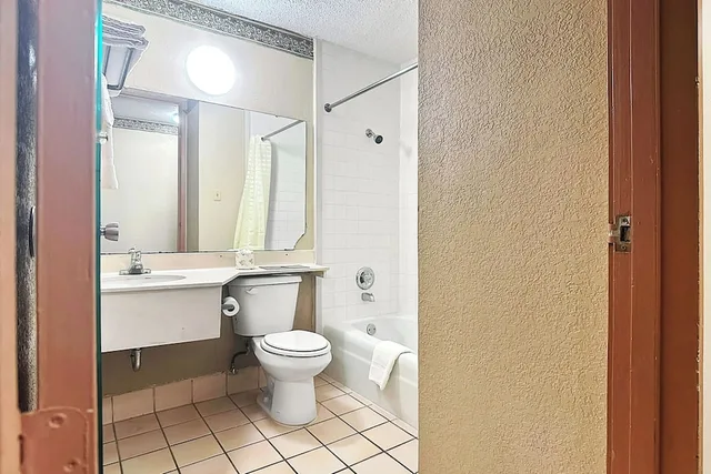 غرفة بسريرين كوين لغير المدخنين، Airport Inn Memphis Near Graceland By Hotel O 6/10