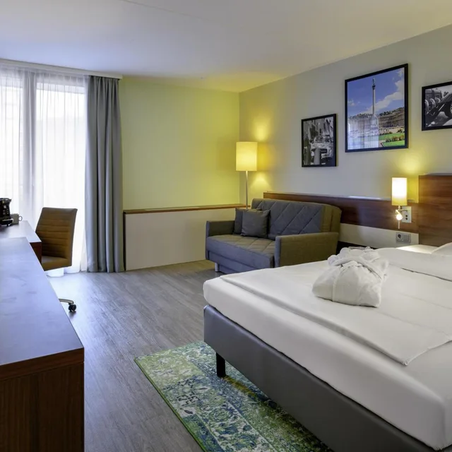 غرفة بريفيليج بسرير كينج مع أريكة، Mercure Hotel Stuttgart Sindelfingen an der Messe 1/10