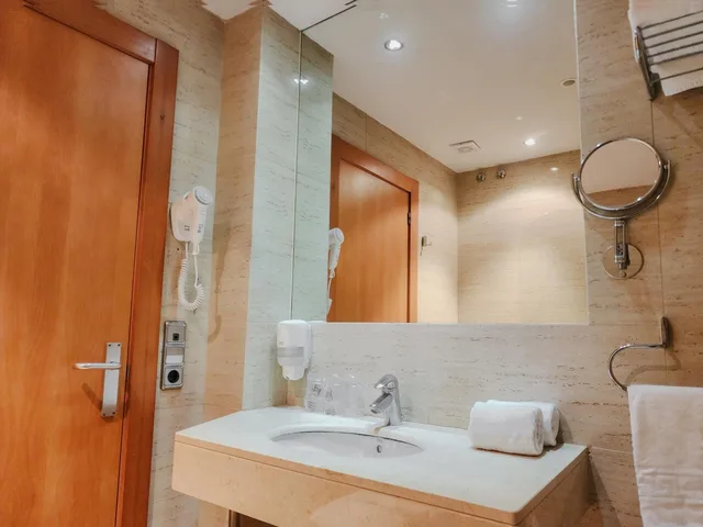 غرفة بسريرين منفصلين مع سرير إضافي، Hotel Faranda Marsol Candas, Ascend Hotel Collection 7/7