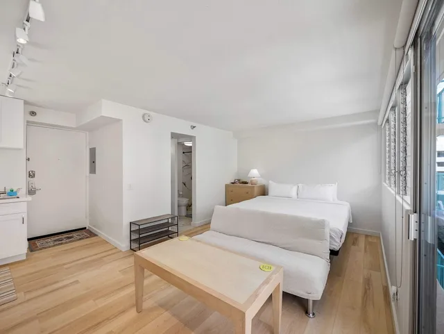 Aloha, Suite, Futon Bed, King Bed, Balcony، Aqua Aloha Surf Waikiki 1/3