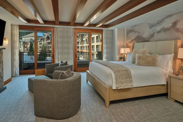 جناح سيغنتشر بسرير كينج بغرفة نوم واحدة، The Ritz Carlton Lake Tahoe 3/8