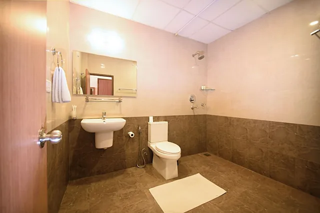 غرفة ديلوكس بسرير كينج بإطلالة على الجبل، The Address Kathmandu Hotel Pvt.Ltd 7/9