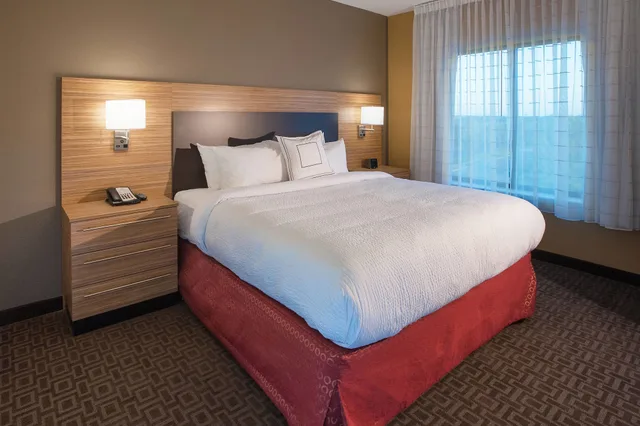 جناح بسرير كينج بغرفة نوم واحدة مع أريكة، Towneplace Suites Minneapolis Mall of America 1/5