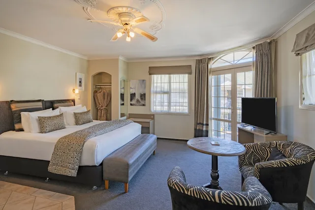جناح شهر العسل بسرير كينج بمسبح خاص، Silver Fern Accommodation And Spa 1/3