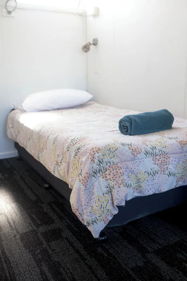 غرفة بسرير مزدوج وسرير فردي، Cairns City Motel 6/10