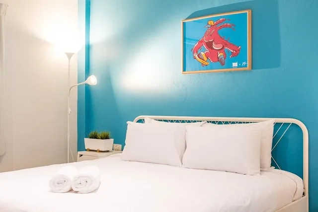 غرفة قياسية بسرير كوين بشرفة، ME U Hostel Pattaya 2/10