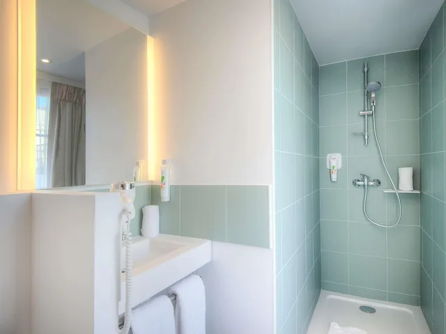غرفة بسرير مزدوج بإطلالة على المدينة بشرفة، Ibis Styles Nice Centre Gare 7/10