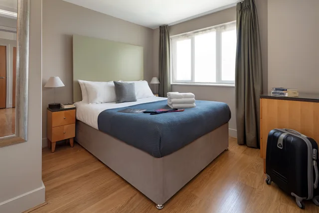 غرفة بغرفة نوم واحدة مع أريكة، Marlin Apartments City Docklands 1/2