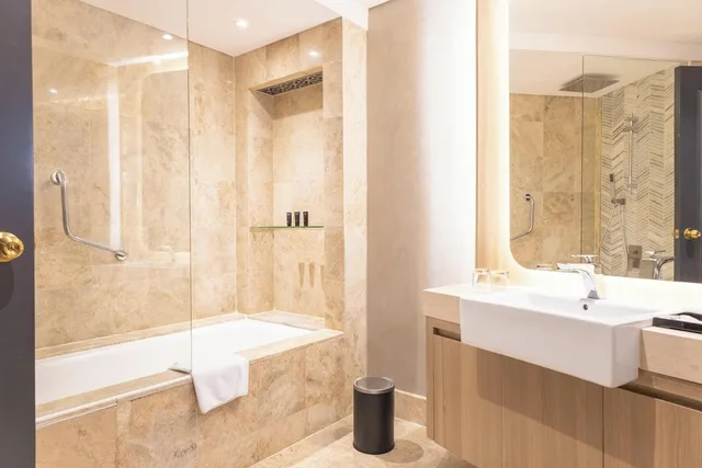 Premium, King Bed, ARTOTEL Suites Mangkuluhur 3/3