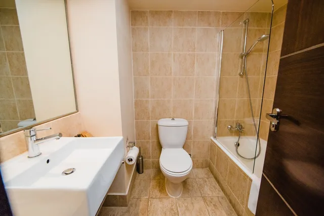 غرفة سوبيريور بسريرين منفصلين بإطلالة على المسبح بشرفة، Napa Plaza Hotel-Adults Only 2/2