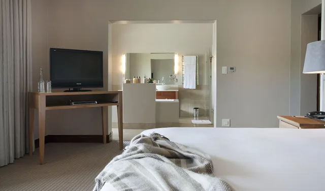 جناح تنفيذي بسرير كينج، Asara Wine Estate and Hotel 2/3