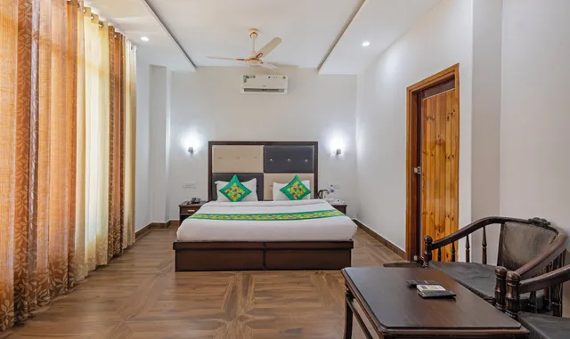 غرفة قياسية بسرير كينج بإطلالة على الجبل، Hotel Anjukul 3/4