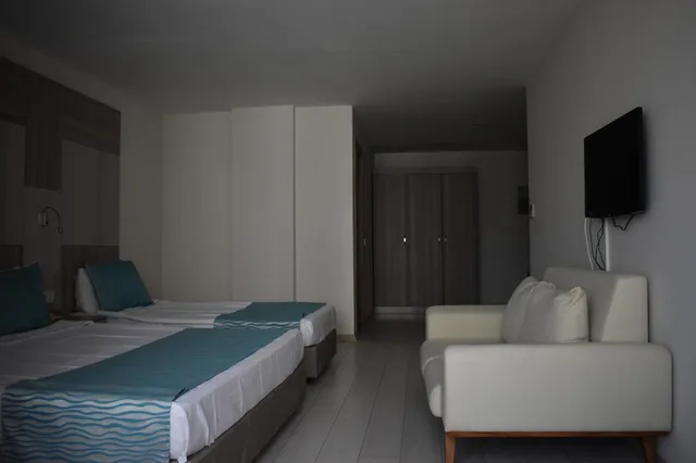 غرفة اقتصادية ثلاثية، On Hotel 7/10