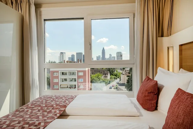غرفة قياسية بسرير كوين بإطلالة على المدينة، Best Western Plus Welcome Hotel Frankfurt 3/10