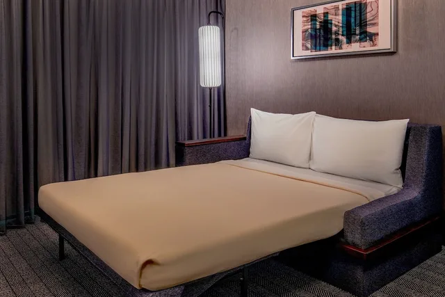 غرفة بسرير كوين لذوي الإعاقة، Courtyard by Marriott Boston Marlborough 2/4