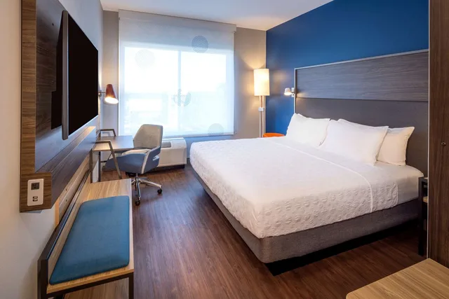 غرفة بسرير كينج بحوض استحمام لذوي الإعاقة، Tru by Hilton Yakima Airport 2/4