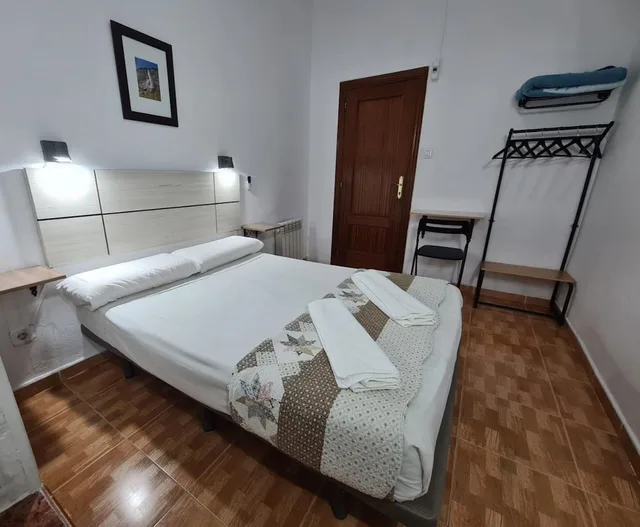 غرفة أساسية بسرير مزدوج بحمام مشترك، Hostal Miami 1/2