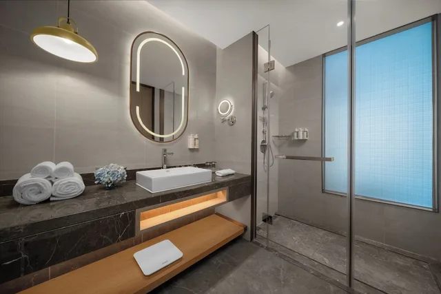 1 Bedroom, Suite, King Bed, Living Area, Smoking, Holiday Inn Fu’an 5/5