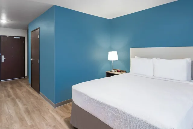 غرفة بسرير كوين لذوي الإعاقة، WoodSpring Suites Elgin - Chicago 2/9