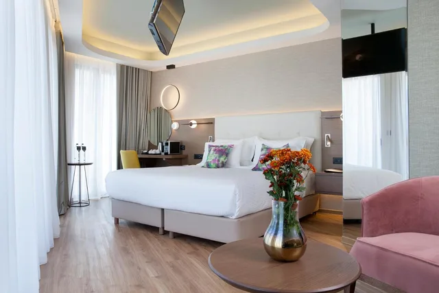 جناح تنفيذي بسرير كوين بإطلالة على المدينة مع أريكة، Zeus Essence Wyndham Athens Residence 4/8