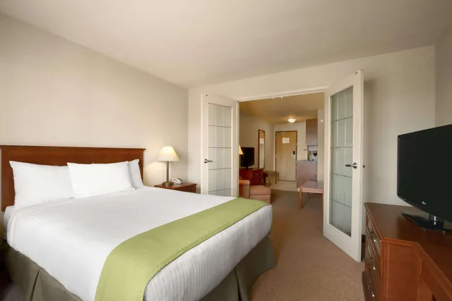 جناح بسرير كينج، Super 8 By Wyndham Fort St. John Bc 2/3