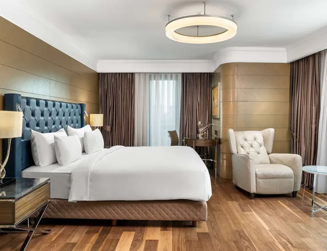 غرفة تنفيذية بإطلالة على المدينة مع دخول الصالة لذوي الإعاقة، RADISSON BLU HOTEL ISTANBUL SISLI 9/10