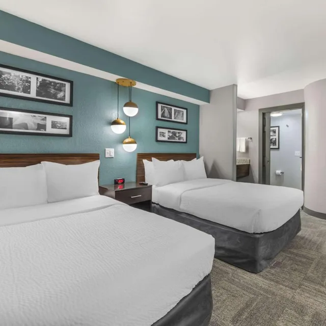Room, Double Bed, Sleep Inn Miami Airport 2/10