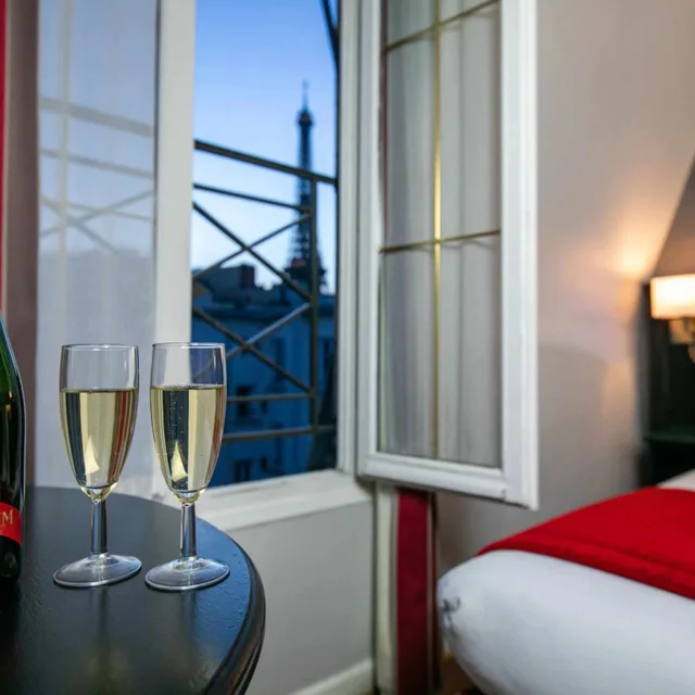 غرفة متصلة، EIFFEL RIVE GAUCHE 4/5