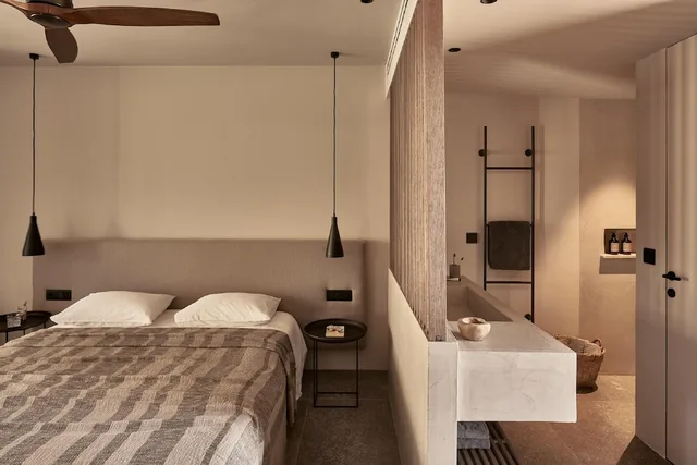 جناح جونيور بسرير كينج، Theros All Suite Hotel 1/2