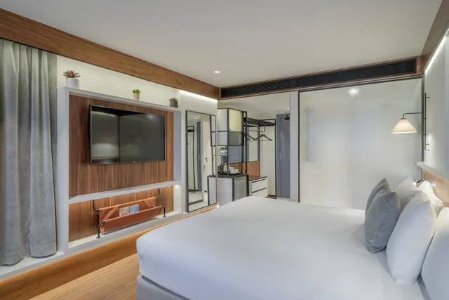 جناح بغرفتي نوم، Melia White House 7/10