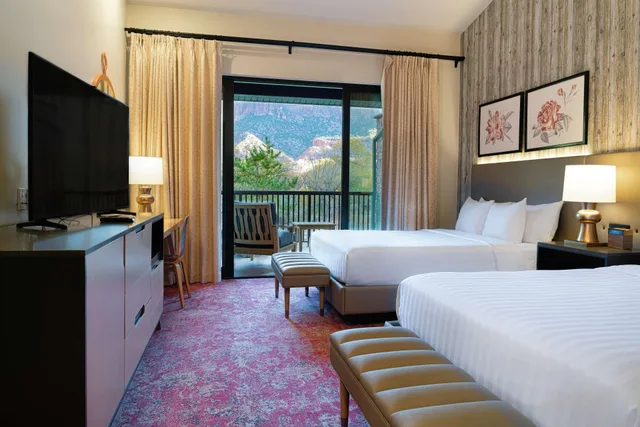 2 Bedrooms, Suite, Villa, 1 King and 2 Queen Beds, Grand View، Cliffrose Springdale, Curio Collection by Hilton 2/3