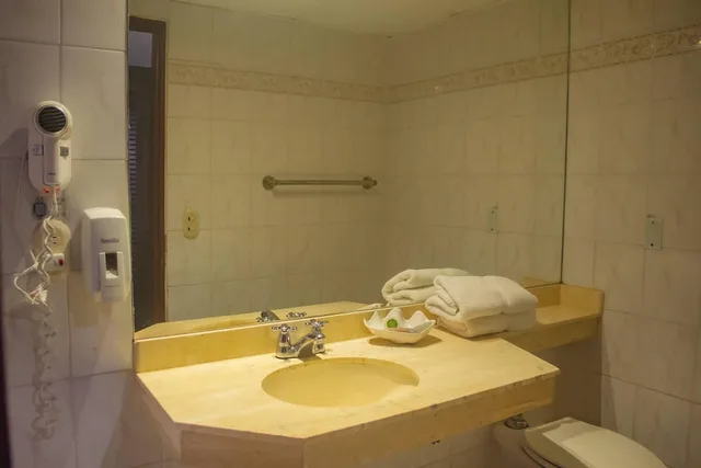 غرفة بريميوم بسرير كينج، Hotel Faranda Express Puerta Del Sol Barranquilla, A Member of Radisson Individuals 10/10