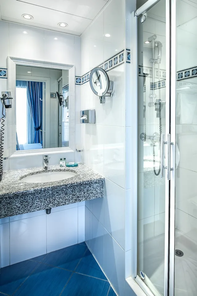 غرفة كلاسيكية بسرير كوين، Hotel Virgina 2/2