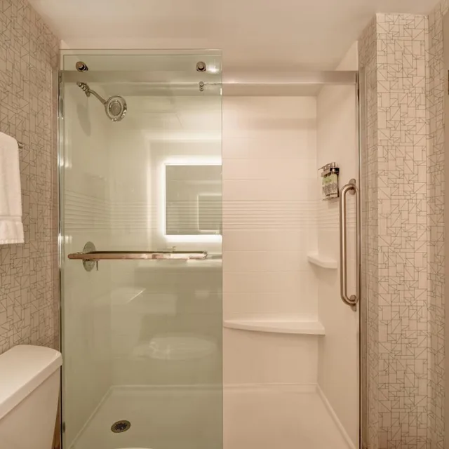 غرفة بسرير كينج بإطلالة، Holiday Inn Express Hotel And Suites Allentown Dorney Park Area 5/7