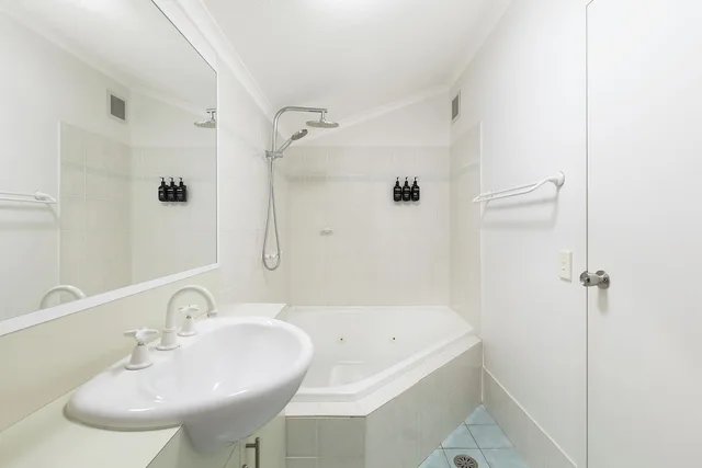 2 Bedrooms, Apartment, King and Twin Beds, Sofa, Horizons Lake Jindabyne 10/10