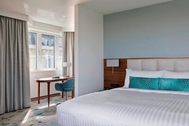 Junior Suite, Studio, King Bed، Vienna Marriott Hotel 1/7